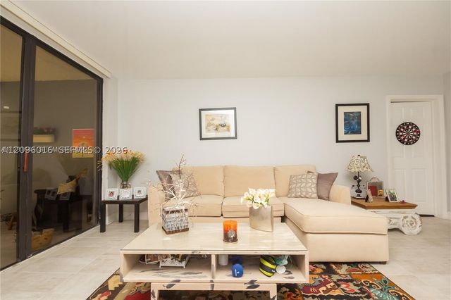 16251 Golf Club Rd 109, Weston, FL 33326