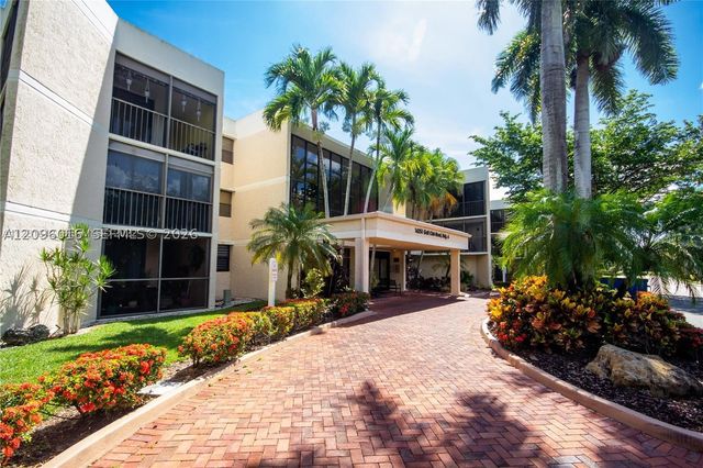 16251 Golf Club Rd 109, Weston, FL 33326
