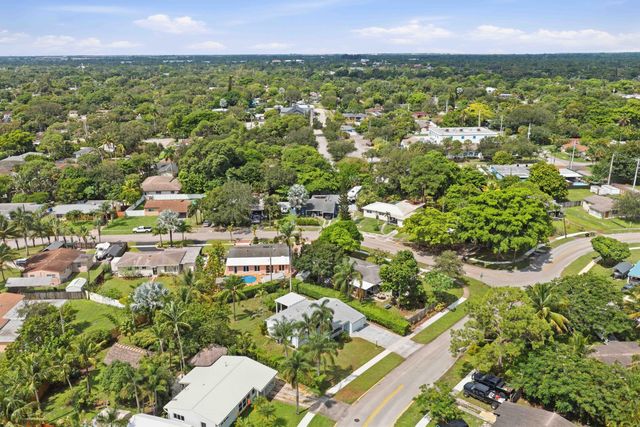 2460 SW 15TH Street, Fort Lauderdale, FL 33312