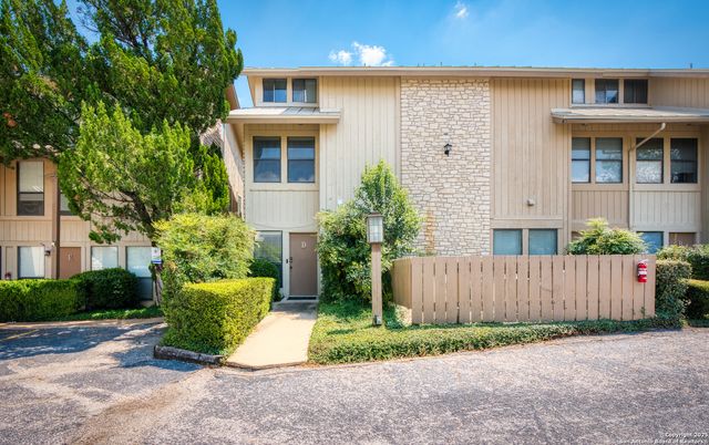 704 Horseshoe Bay Blvd, Horseshoe Bay, TX 78657