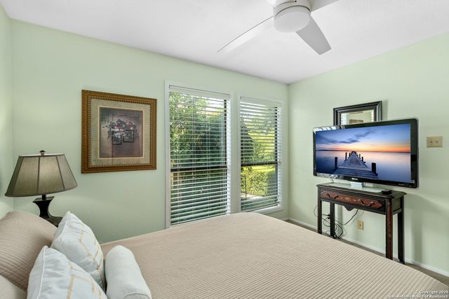 704 Horseshoe Bay Blvd, Horseshoe Bay, TX 78657