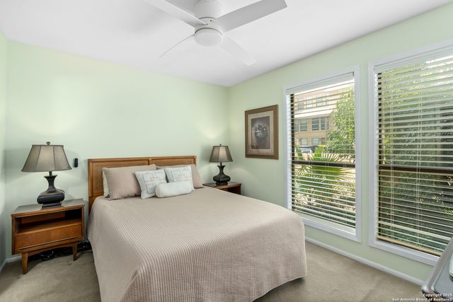 704 Horseshoe Bay Blvd, Horseshoe Bay, TX 78657