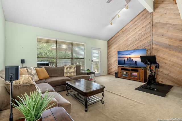 704 Horseshoe Bay Blvd, Horseshoe Bay, TX 78657