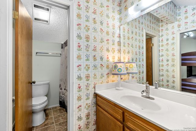 704 Horseshoe Bay Blvd, Horseshoe Bay, TX 78657