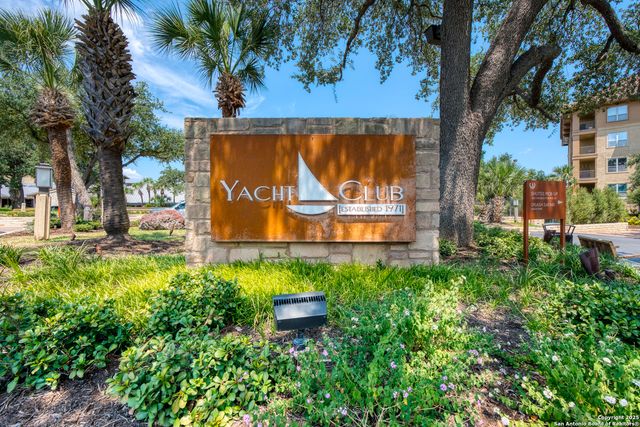 704 Horseshoe Bay Blvd, Horseshoe Bay, TX 78657