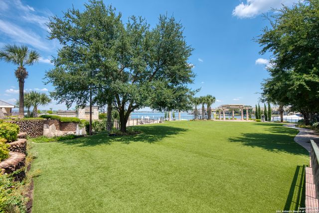 704 Horseshoe Bay Blvd, Horseshoe Bay, TX 78657