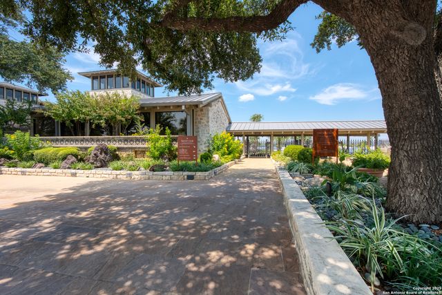 704 Horseshoe Bay Blvd, Horseshoe Bay, TX 78657