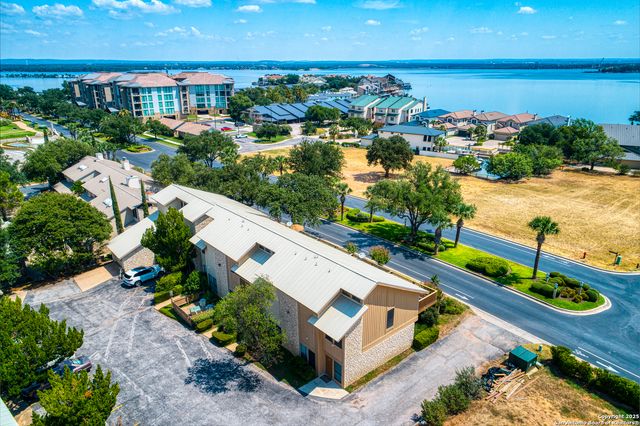 704 Horseshoe Bay Blvd, Horseshoe Bay, TX 78657