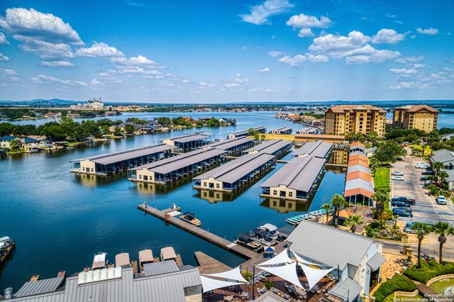 704 Horseshoe Bay Blvd, Horseshoe Bay, TX 78657