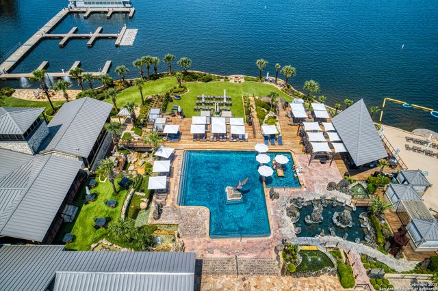 704 Horseshoe Bay Blvd, Horseshoe Bay, TX 78657