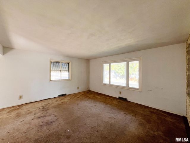 2824 W ROHMANN Avenue, West Peoria, IL 61604