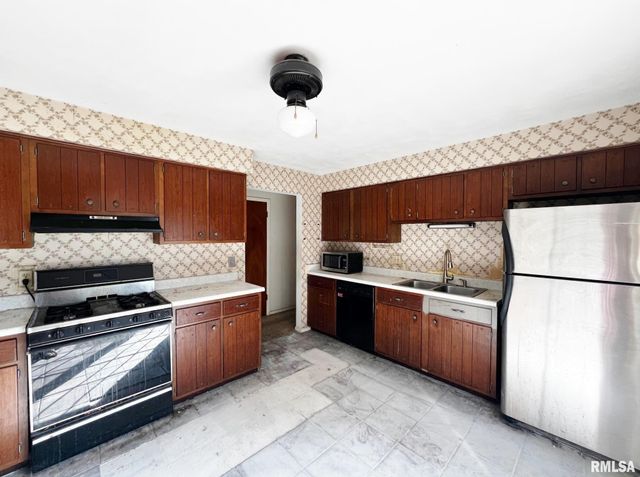 2824 W ROHMANN Avenue, West Peoria, IL 61604