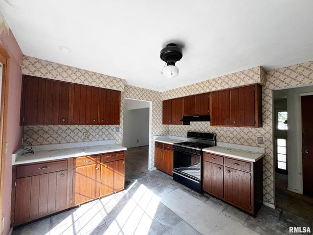 2824 W ROHMANN Avenue, West Peoria, IL 61604