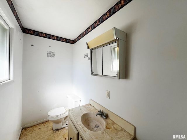 2824 W ROHMANN Avenue, West Peoria, IL 61604