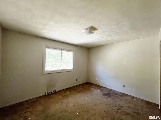 2824 W ROHMANN Avenue, West Peoria, IL 61604