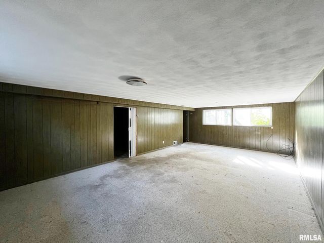 2824 W ROHMANN Avenue, West Peoria, IL 61604