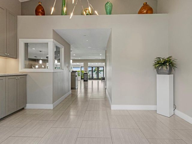 217 Lakeshore Circle, Seabrook, TX 77586