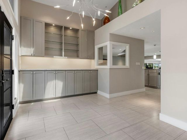 217 Lakeshore Circle, Seabrook, TX 77586