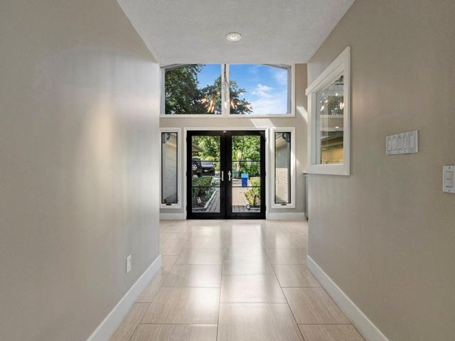 217 Lakeshore Circle, Seabrook, TX 77586