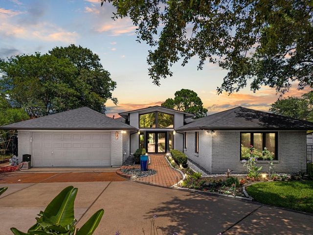 217 Lakeshore Circle, Seabrook, TX 77586
