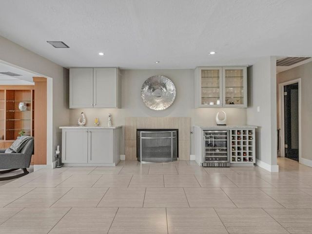 217 Lakeshore Circle, Seabrook, TX 77586
