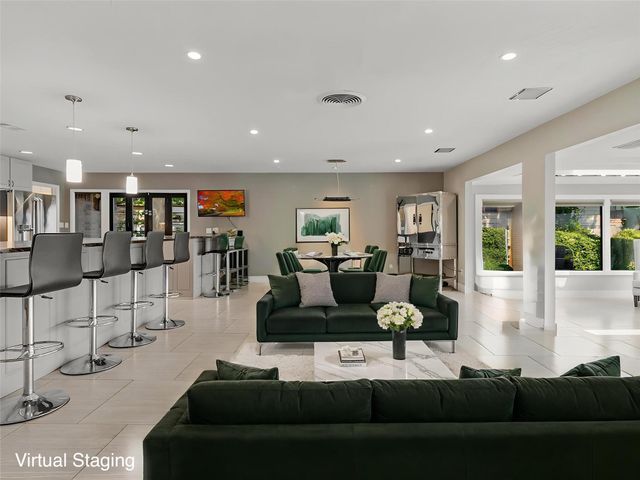 217 Lakeshore Circle, Seabrook, TX 77586
