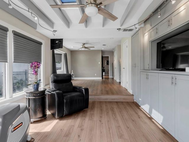 217 Lakeshore Circle, Seabrook, TX 77586