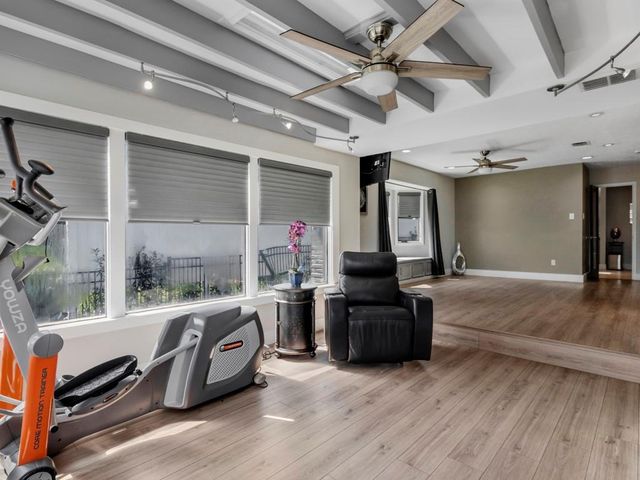 217 Lakeshore Circle, Seabrook, TX 77586