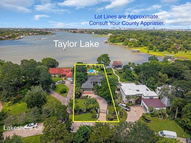 217 Lakeshore Circle, Seabrook, TX 77586