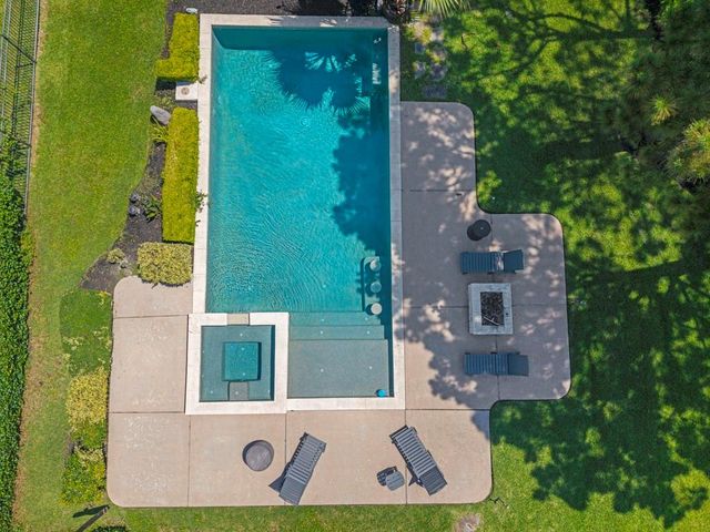 217 Lakeshore Circle, Seabrook, TX 77586