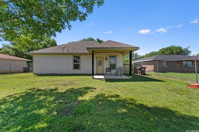 217 Meadow, Marion, TX 78124