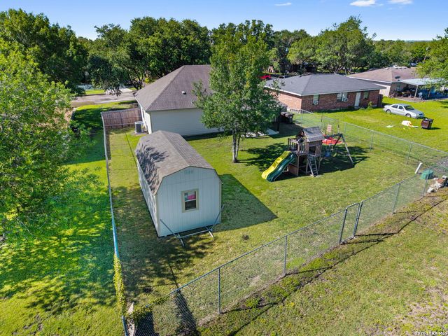 217 Meadow, Marion, TX 78124