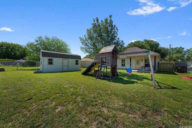 217 Meadow, Marion, TX 78124