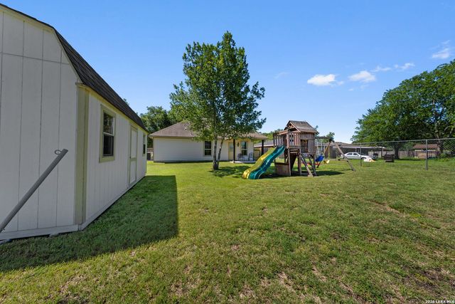 217 Meadow, Marion, TX 78124