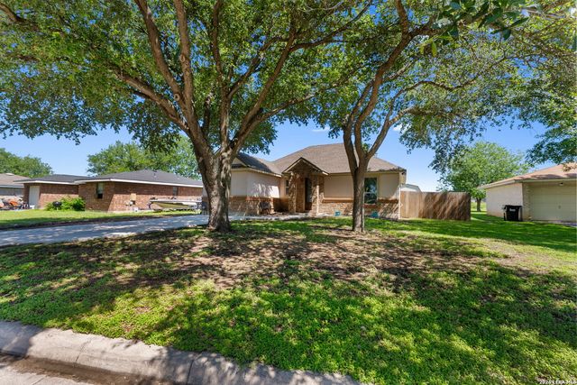 217 Meadow, Marion, TX 78124