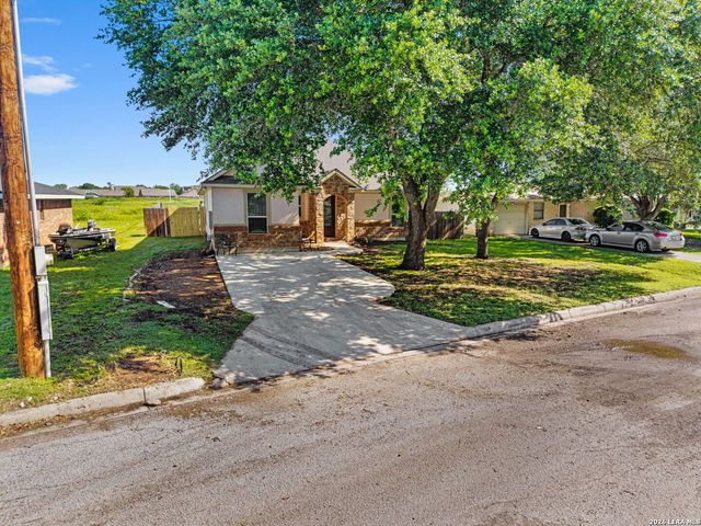 217 Meadow, Marion, TX 78124