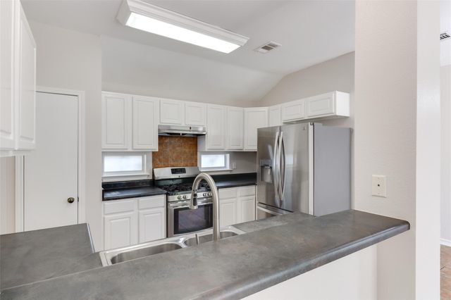 927 Picadilly DR A, Pflugerville, TX 78660