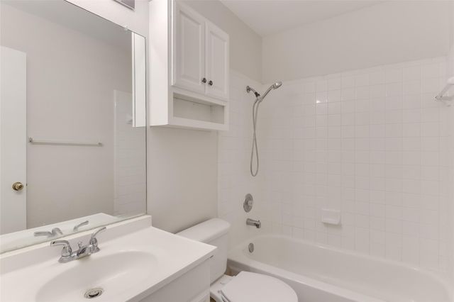 927 Picadilly DR A, Pflugerville, TX 78660