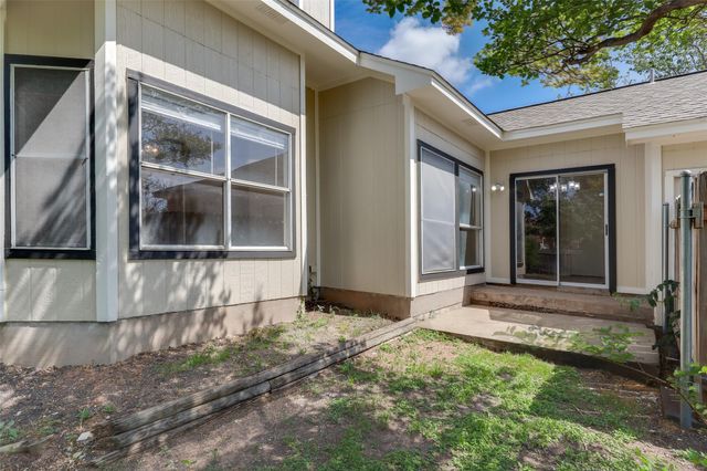 927 Picadilly DR A, Pflugerville, TX 78660