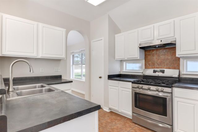 927 Picadilly DR A, Pflugerville, TX 78660