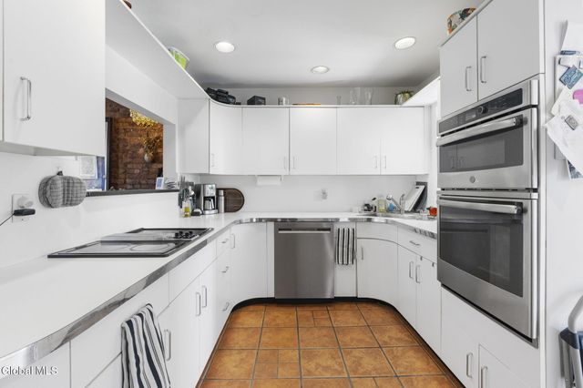 64 Elm Street, Albany, NY 12203