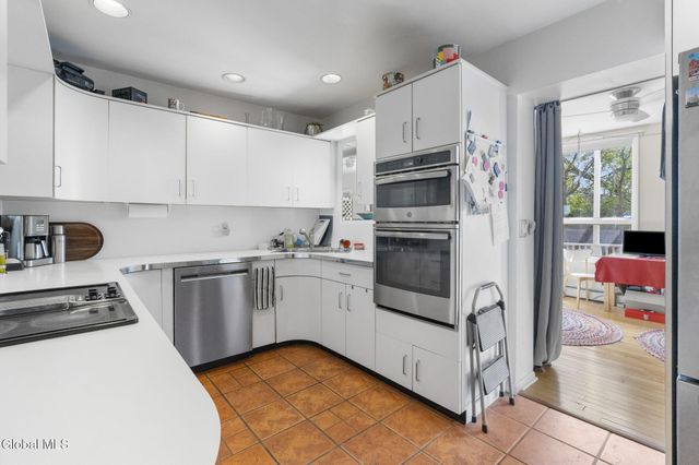 64 Elm Street, Albany, NY 12203