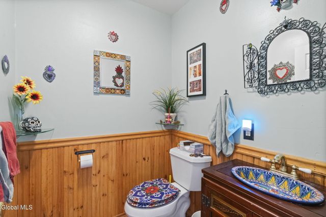 64 Elm Street, Albany, NY 12203