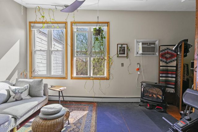 64 Elm Street, Albany, NY 12203