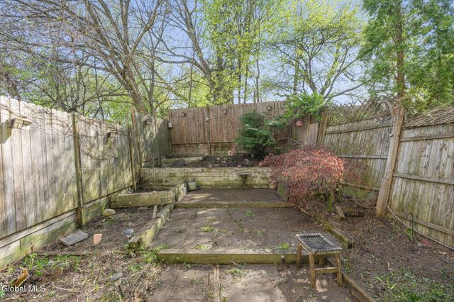 64 Elm Street, Albany, NY 12203