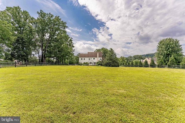 1051 SAINT MATTHEWS RD, Chester Springs, PA 19425