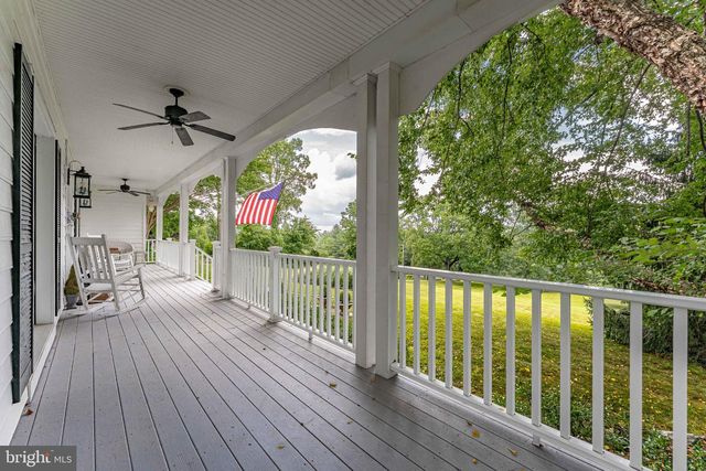 1051 SAINT MATTHEWS RD, Chester Springs, PA 19425
