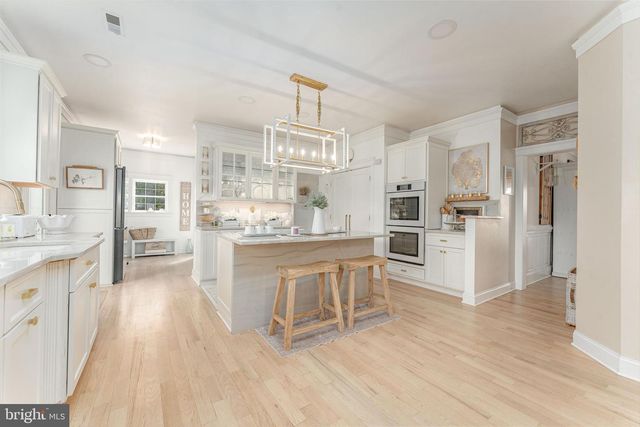 1051 SAINT MATTHEWS RD, Chester Springs, PA 19425
