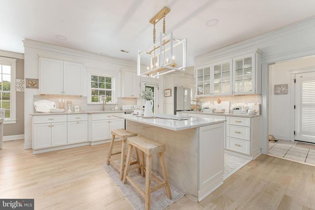 1051 SAINT MATTHEWS RD, Chester Springs, PA 19425