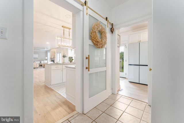 1051 SAINT MATTHEWS RD, Chester Springs, PA 19425